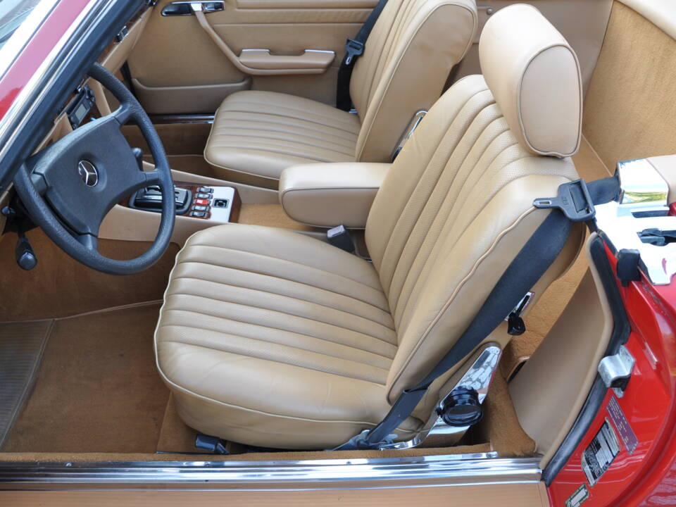 Image 17/52 de Mercedes-Benz 280 SL (1985)