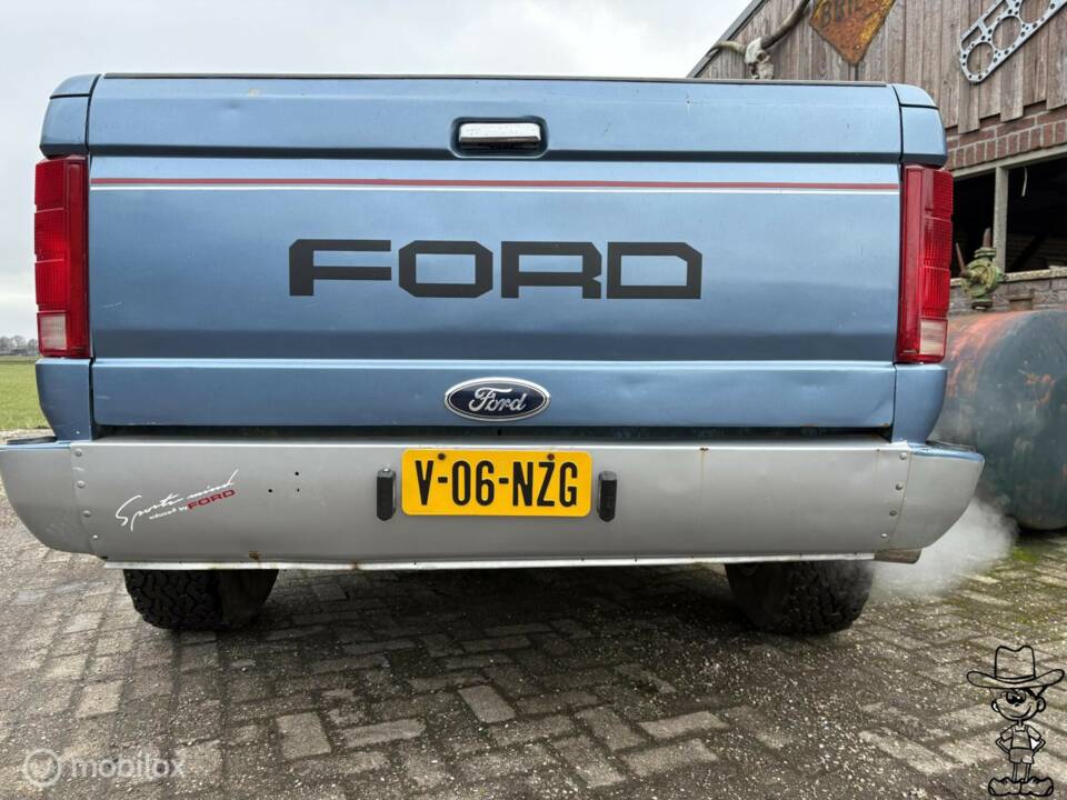 Image 7/42 of Ford F-150 XL (1982)
