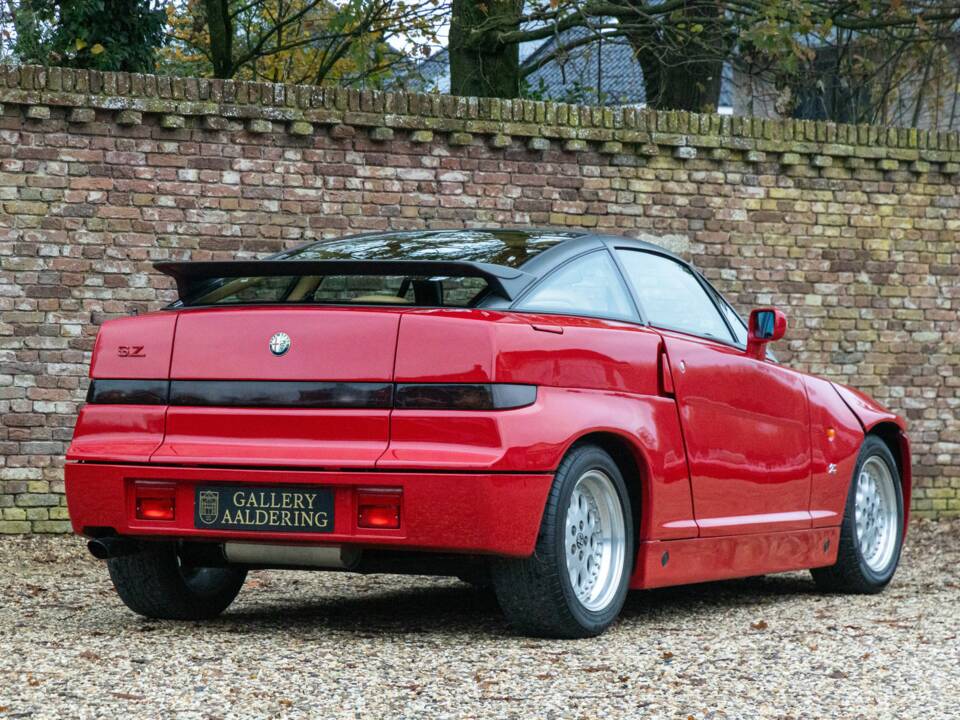 Image 27/50 of Alfa Romeo SZ (1991)