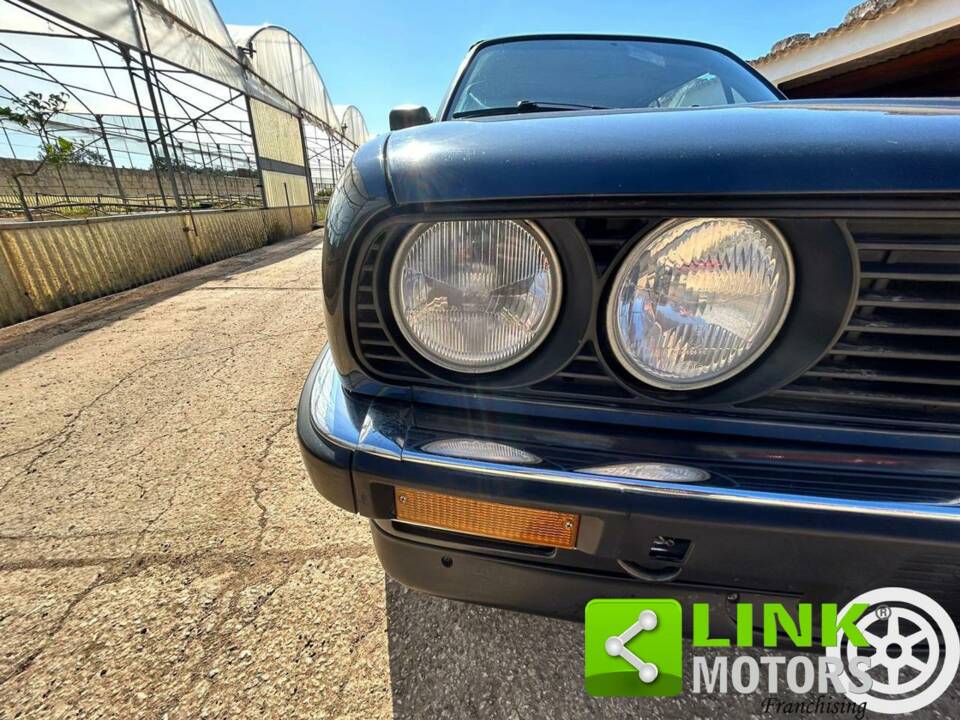 Image 8/10 of BMW 320i (1987)