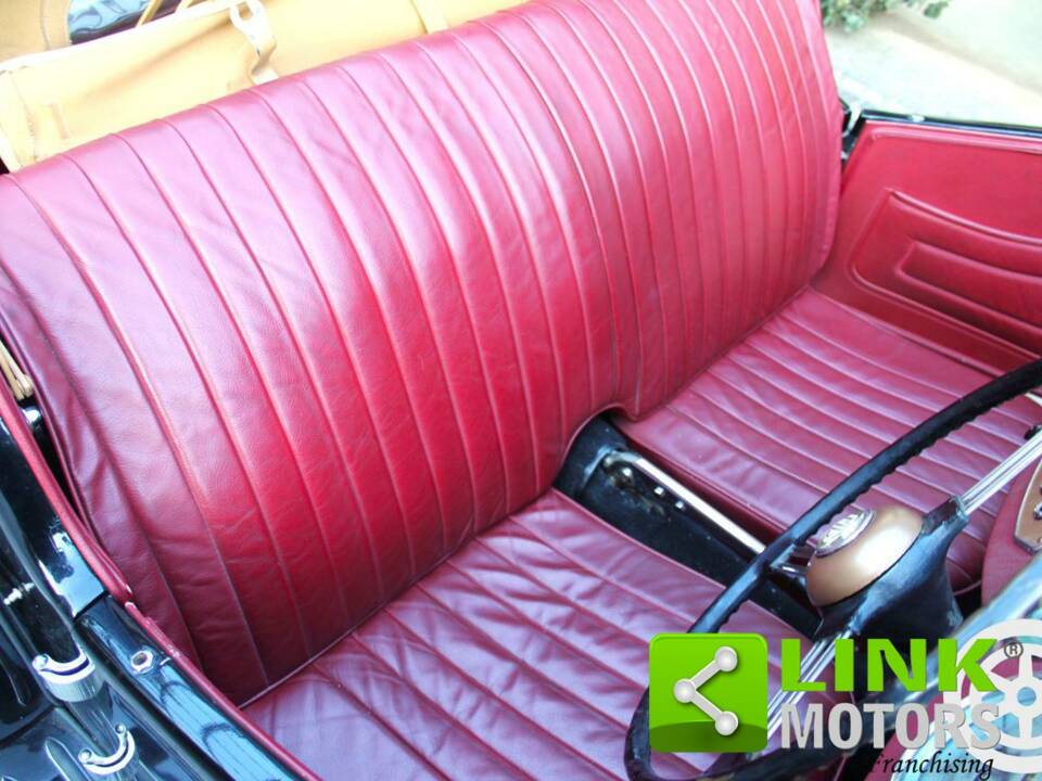 Image 7/10 of MG TD Midget (1952)