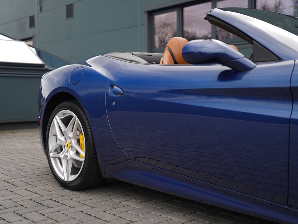 Bild 39/50 von Ferrari California T (2016)