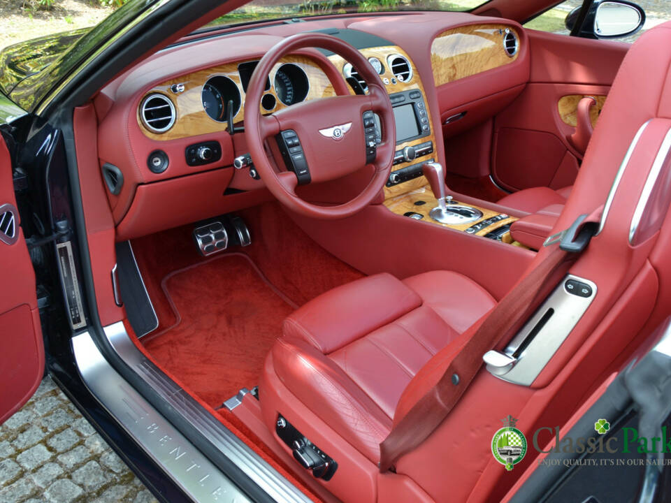 Bild 25/50 von Bentley Continental GTC (2007)