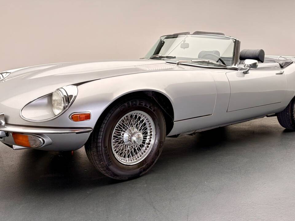 Image 1/18 de Jaguar Type E V12 (1973)