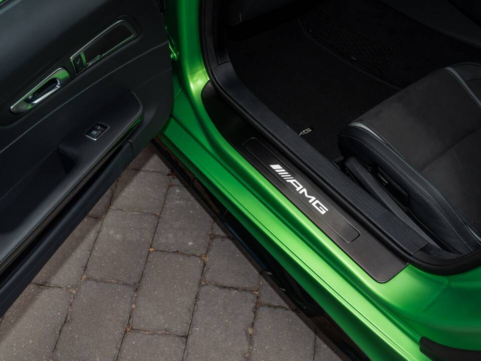 Image 61/67 of Mercedes-AMG GT-R (2018)