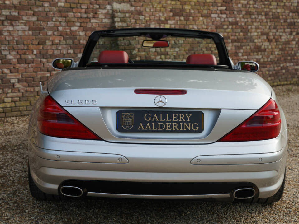 Image 6/50 of Mercedes-Benz SL 55 AMG (2004)