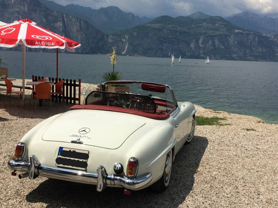 Immagine 3/4 di Mercedes-Benz 190 SL (1961)