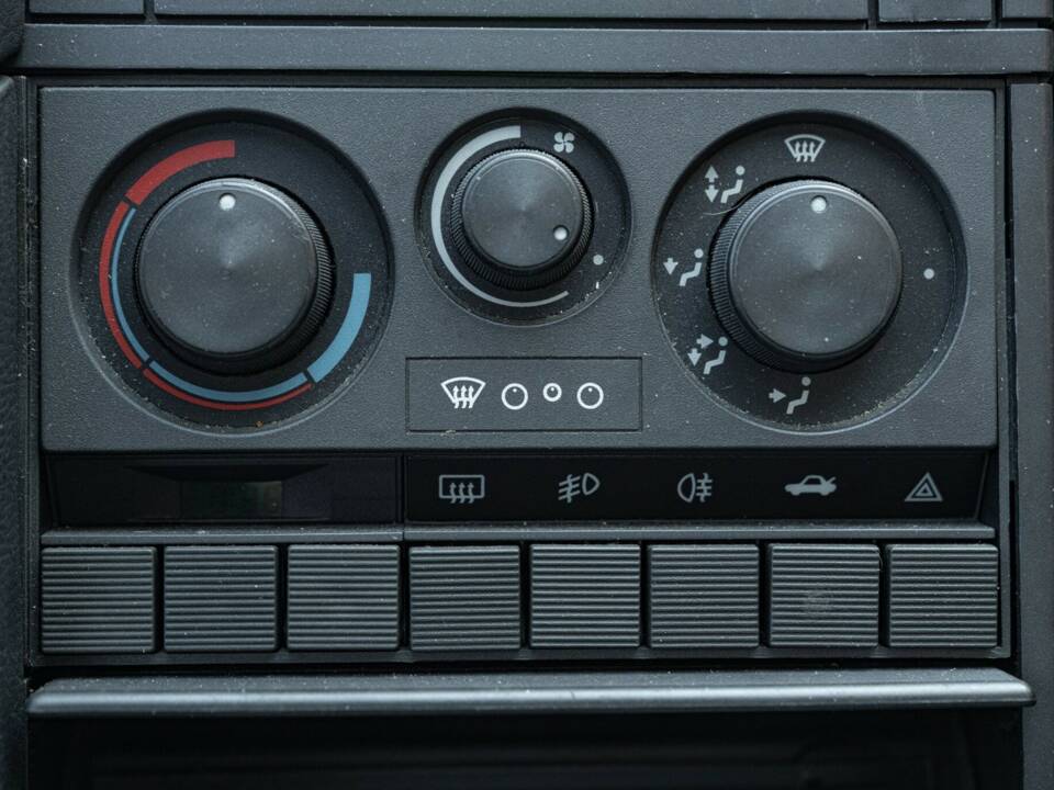 Image 48/50 of Alfa Romeo 164 2.0 (1990)