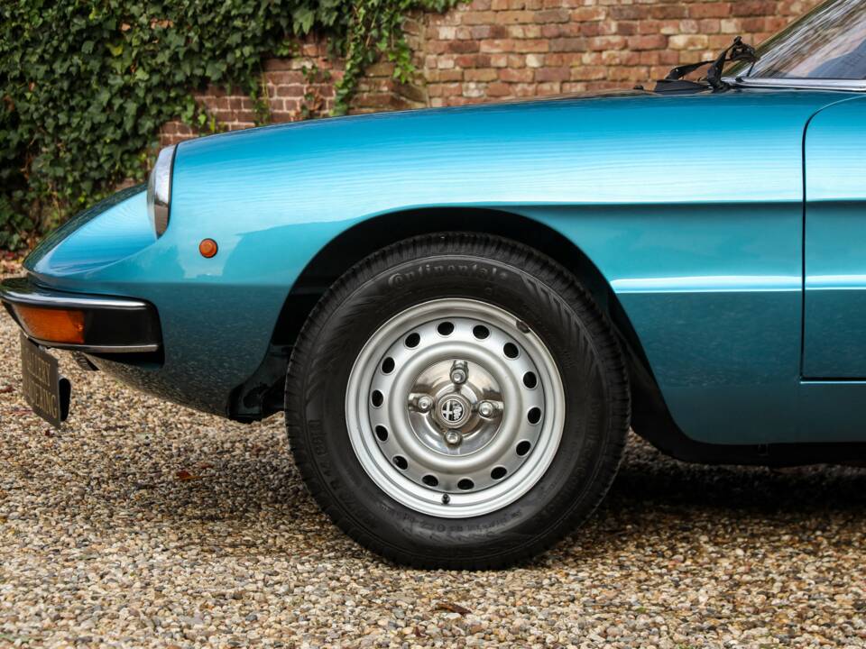 Image 30/50 of Alfa Romeo 2000 Spider Veloce (1981)