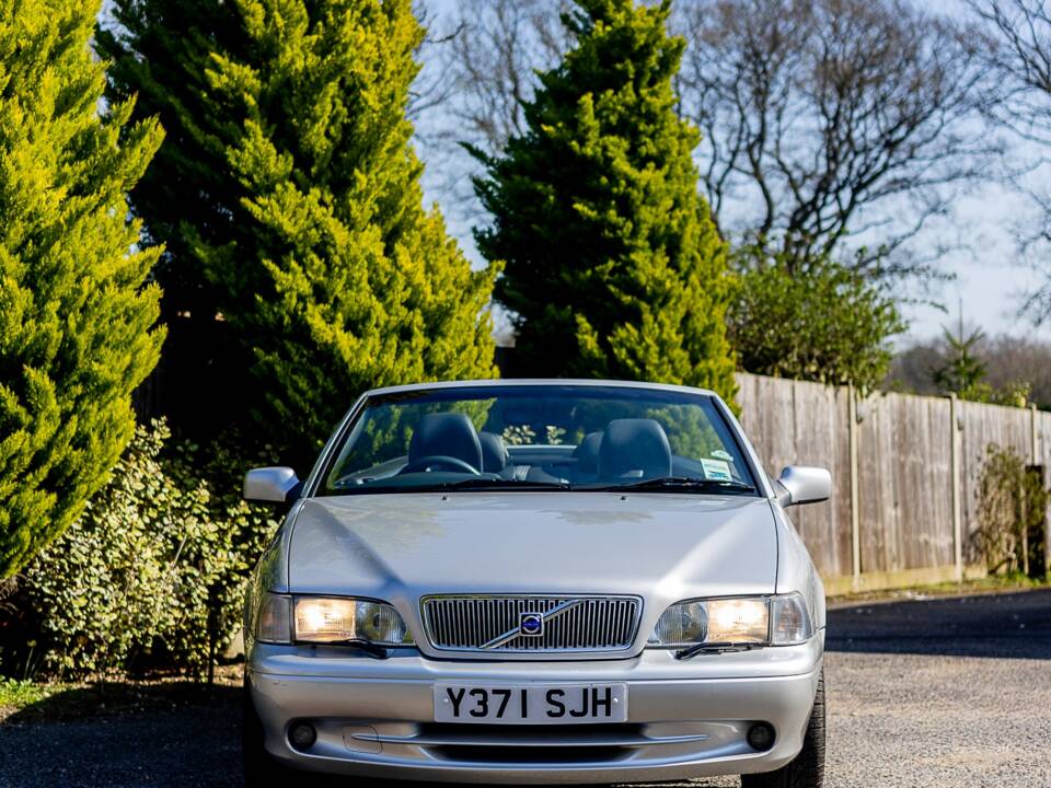 Image 16/48 of Volvo C70 2.0 T (2001)