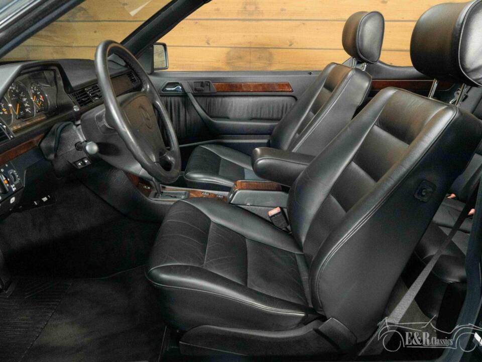 Bild 10/19 von Mercedes-Benz E 320 (1994)