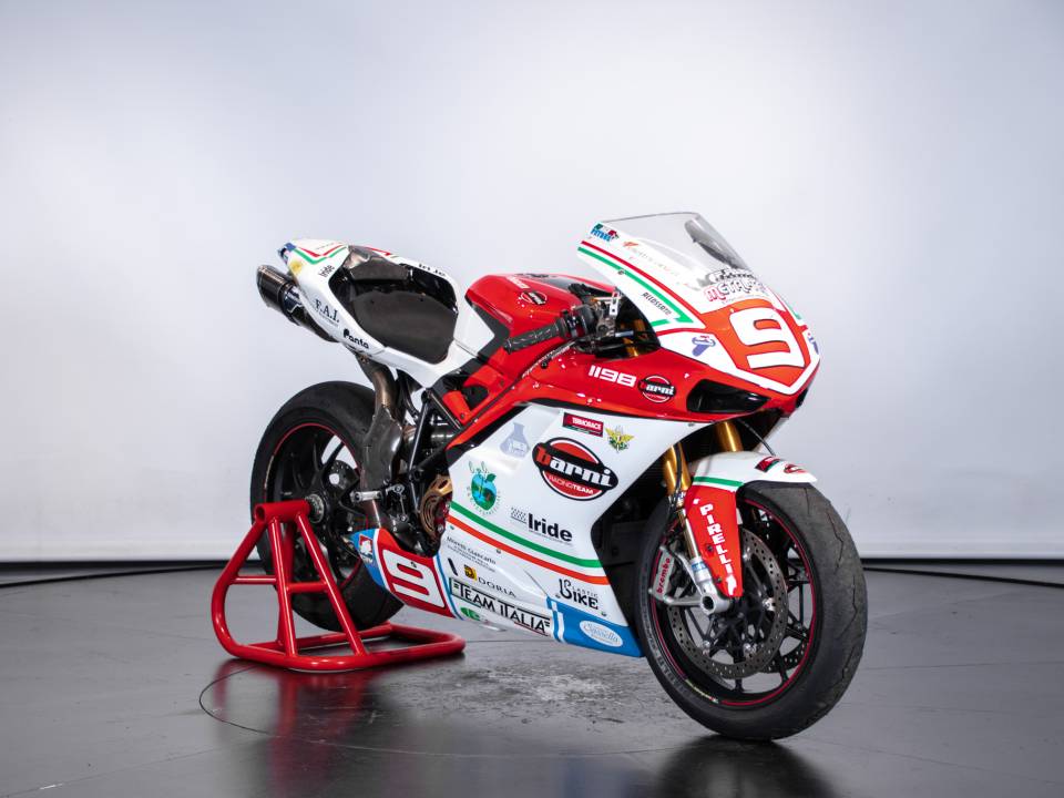 Image 9/50 de Ducati DUMMY (2010)