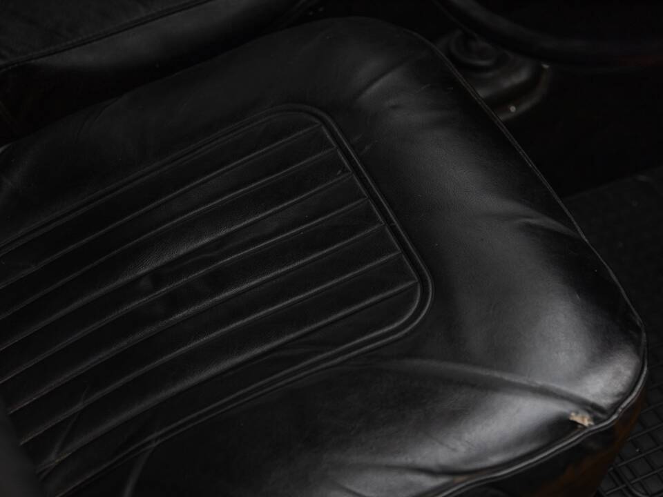 Image 38/50 of Morris Minor Van (1971)