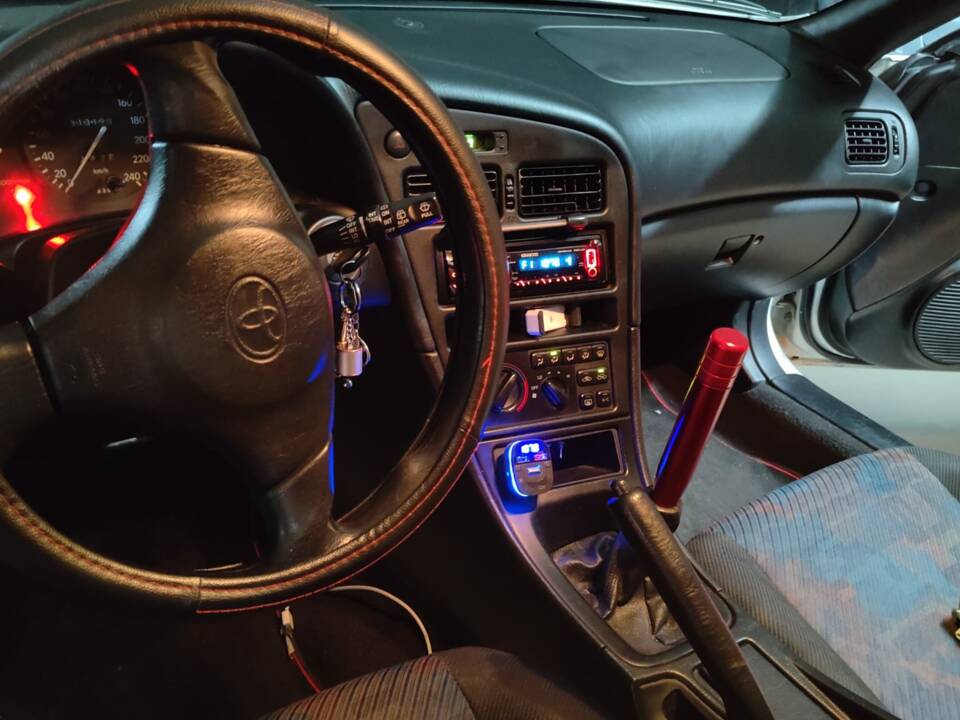 Bild 11/15 von Toyota Celica 1.8 (1998)