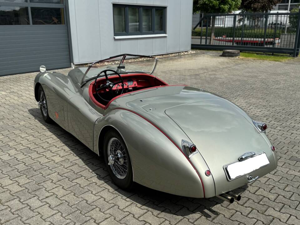 Image 5/17 of Jaguar XK 120 SE OTS (1953)