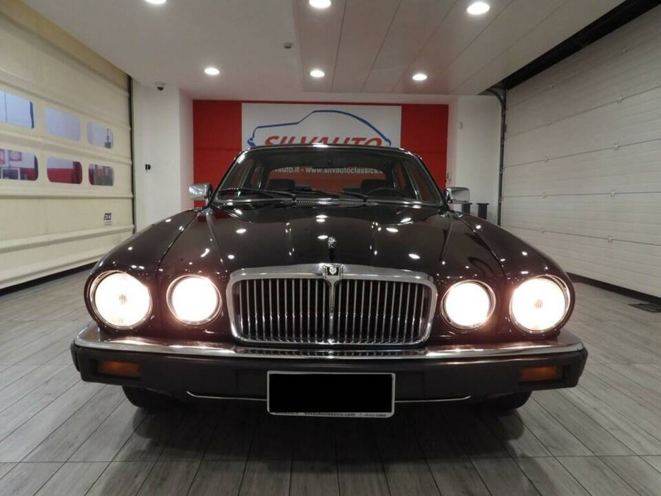 Bild 13/15 von Jaguar XJ6 3.2 (1984)