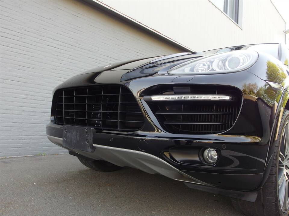 Imagen 11/97 de Porsche Cayenne Turbo (2011)