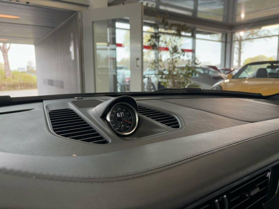 Bild 18/27 von Porsche 911 Turbo (2018)