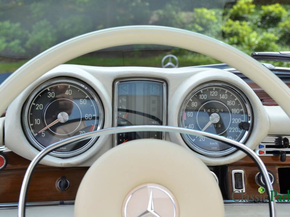 Bild 27/50 von Mercedes-Benz 280 SE 3,5 (1971)