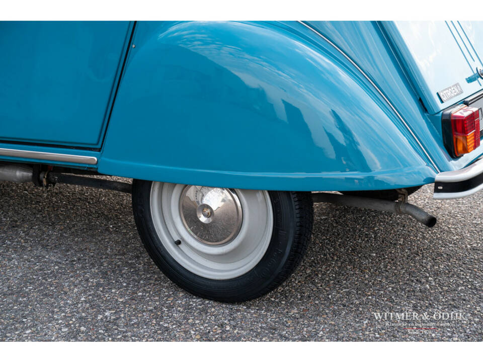 Image 14/28 de Citroën 2 CV 6 (1982)