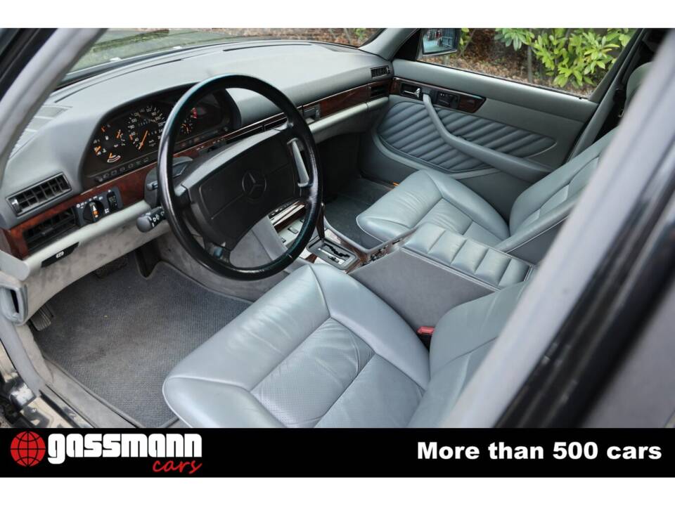 Afbeelding 12/15 van Mercedes-Benz 560 SEL (1990)