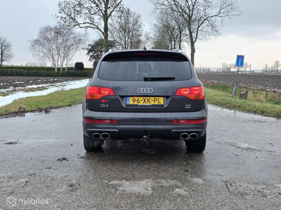 Image 8/50 of Audi Q7 4.2 FSI quattro (2006)