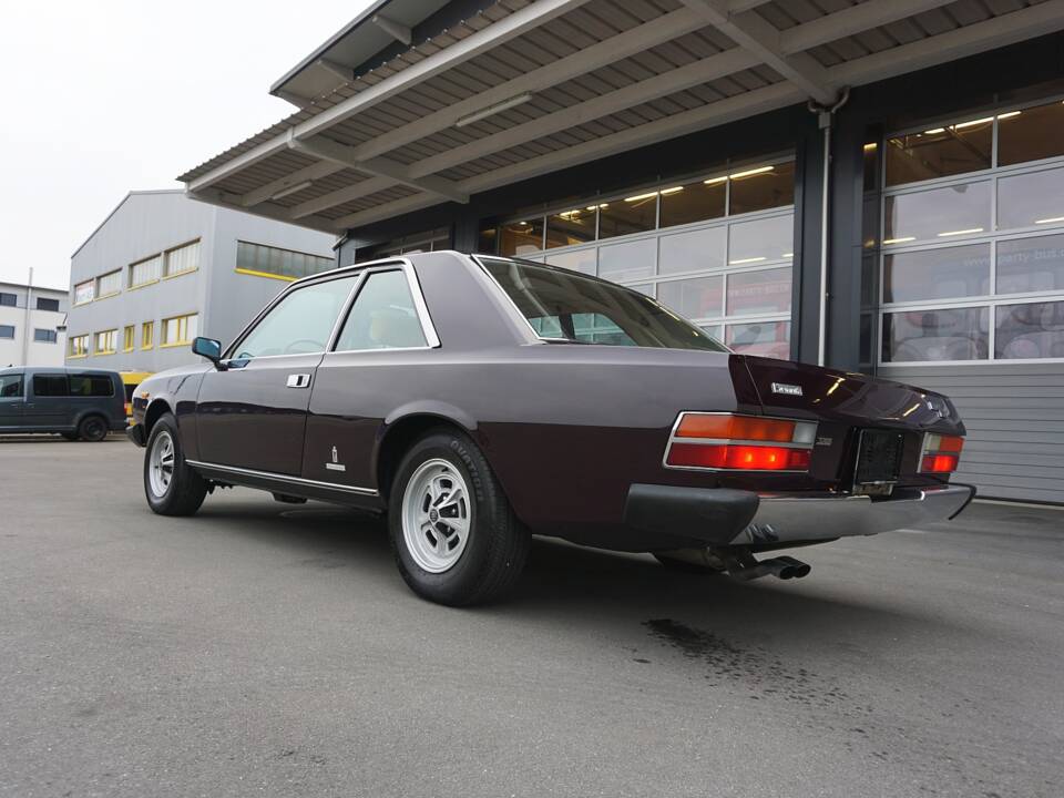 Immagine 8/74 di FIAT 130 Coupé (1973)