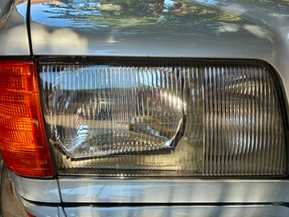 Afbeelding 27/73 van Mercedes-Benz 380 SE (1984)