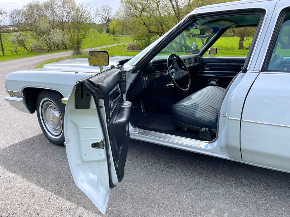 Image 12/26 of Cadillac Fleetwood 60 Special Brougham (1971)