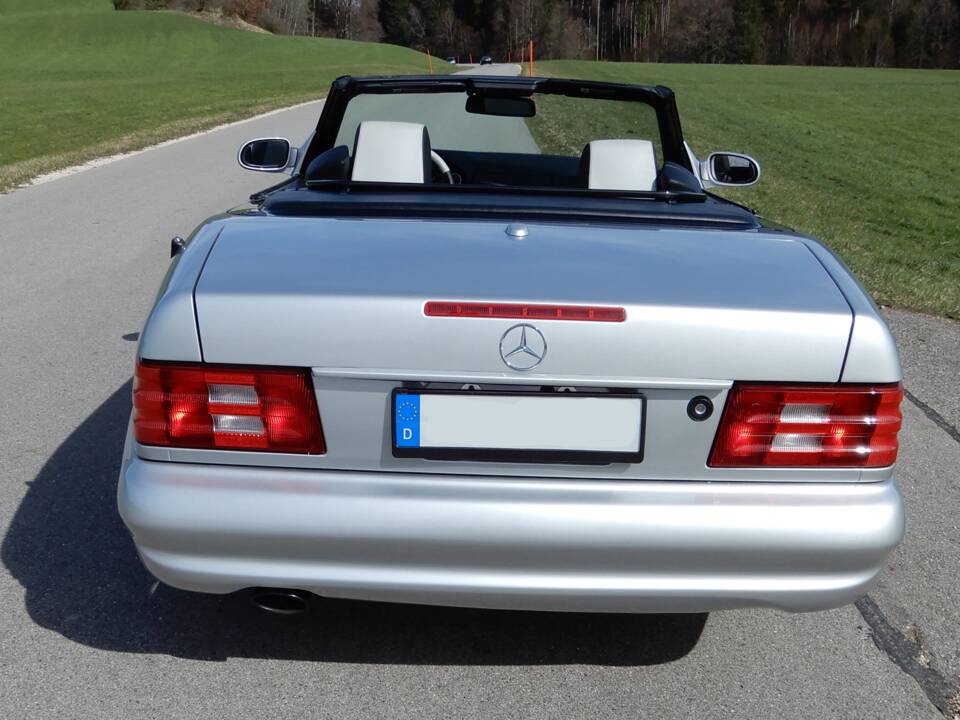 Image 3/25 of Mercedes-Benz SL 500 (2000)