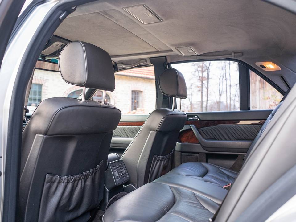 Bild 34/45 von Mercedes-Benz S 500 (1995)