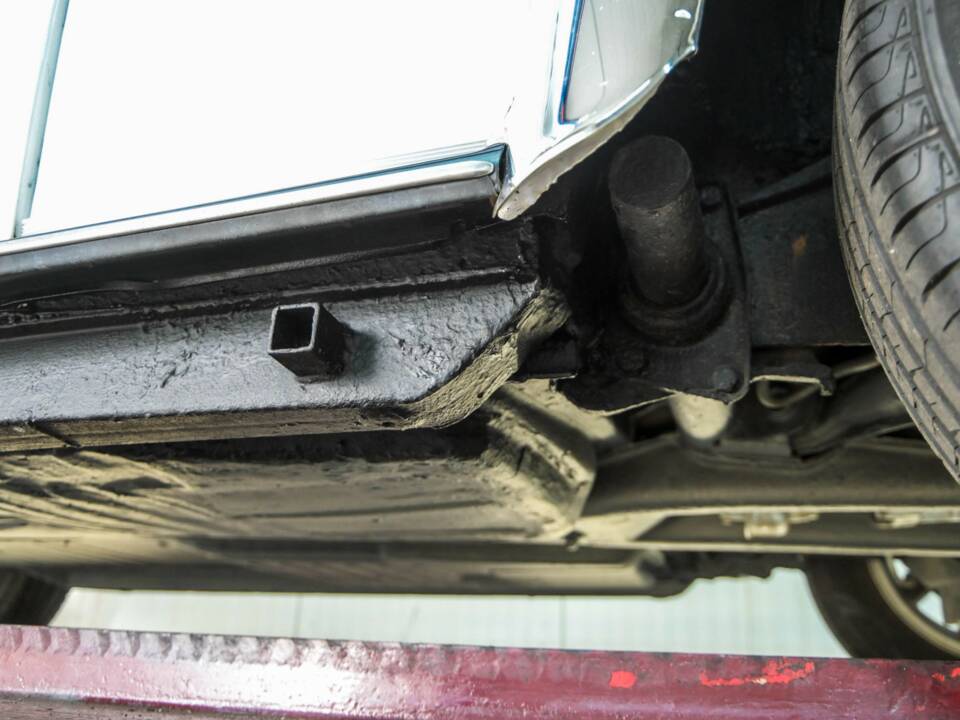 Bild 46/50 von Volkswagen Käfer 1303 LS (1976)