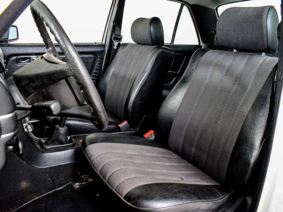 Immagine 37/46 di Mercedes-Benz 240 D (1982)
