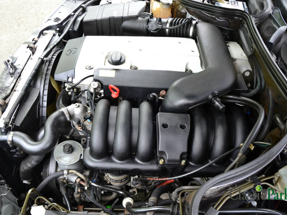 Bild 40/44 von Mercedes-Benz E 280 T (1994)