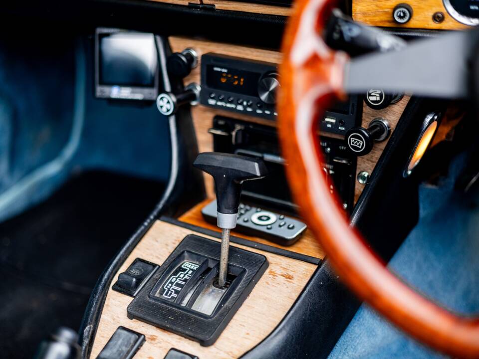 Image 23/26 de Triumph Stag (1973)