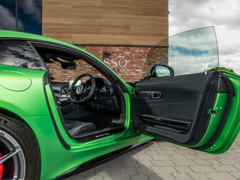 Image 58/67 of Mercedes-AMG GT-R (2018)
