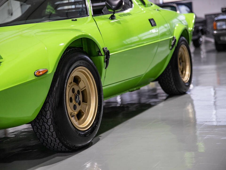 Image 27/44 de Lancia Stratos HF Stradale (1974)