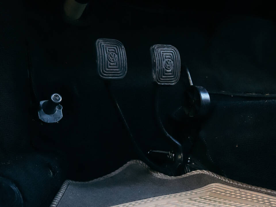 Image 11/130 of Volkswagen Beetle 1200 Export &quot;Oval&quot; (1954)