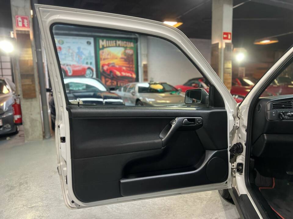 Image 2/50 de Volkswagen Golf III 2.0 16V GTI (1997)