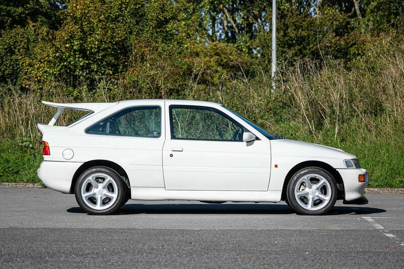Image 4/41 of Ford Escort RS Cosworth (1995)