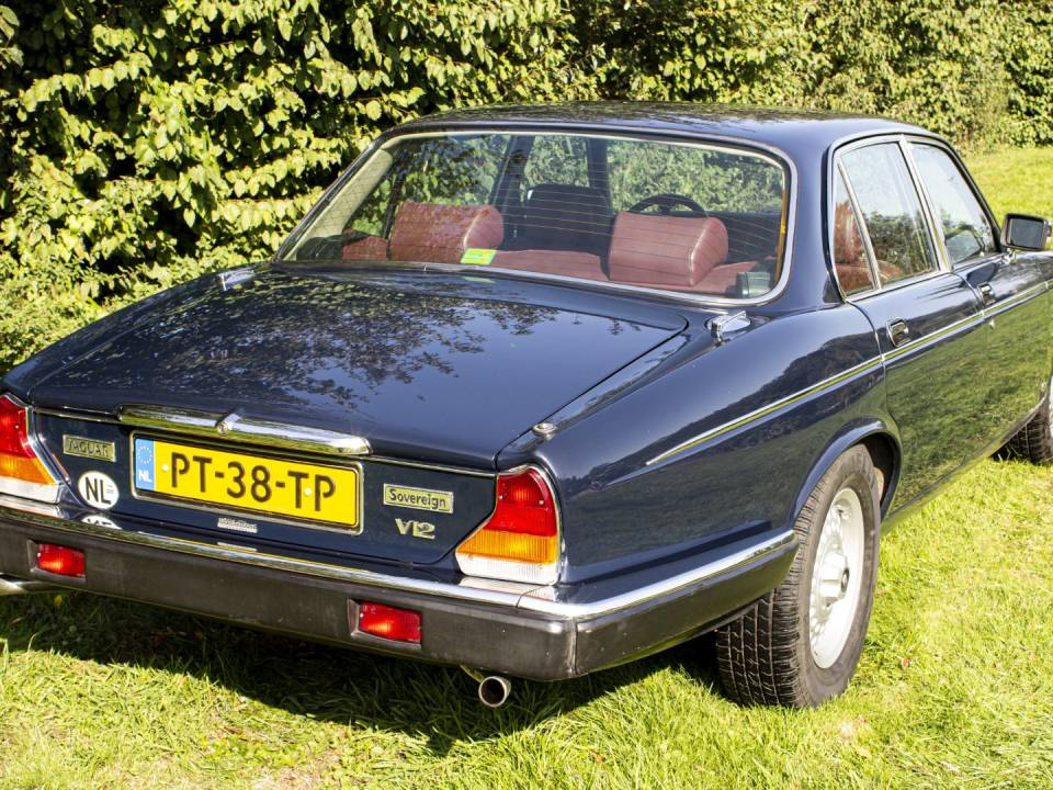 Image 28/28 of Jaguar Sovereign 3.6 (1986)