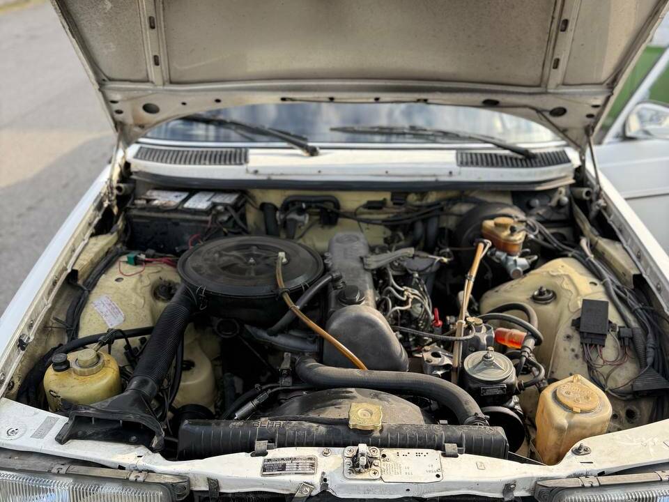 Bild 12/14 von Mercedes-Benz 240 D (1979)