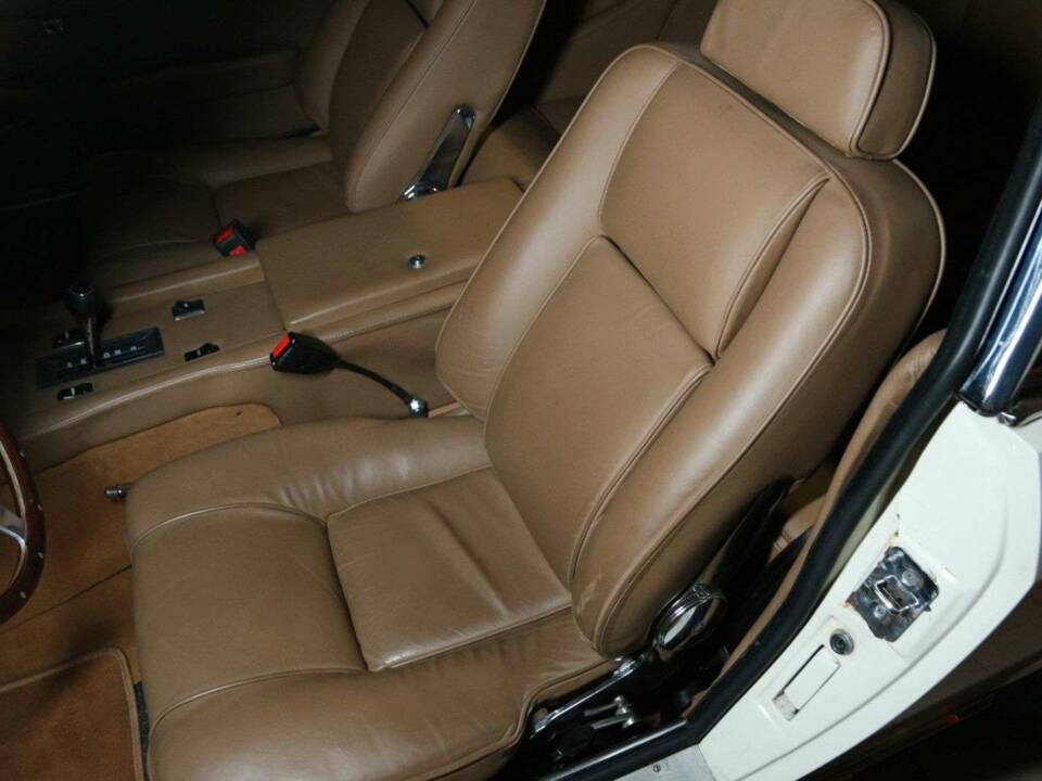 Image 11/50 of Jensen Interceptor  MK III (1974)