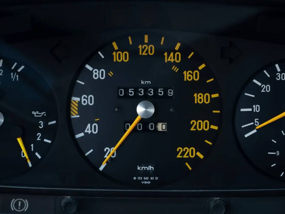 Bild 5/62 von Mercedes-Benz 280 CE (1982)