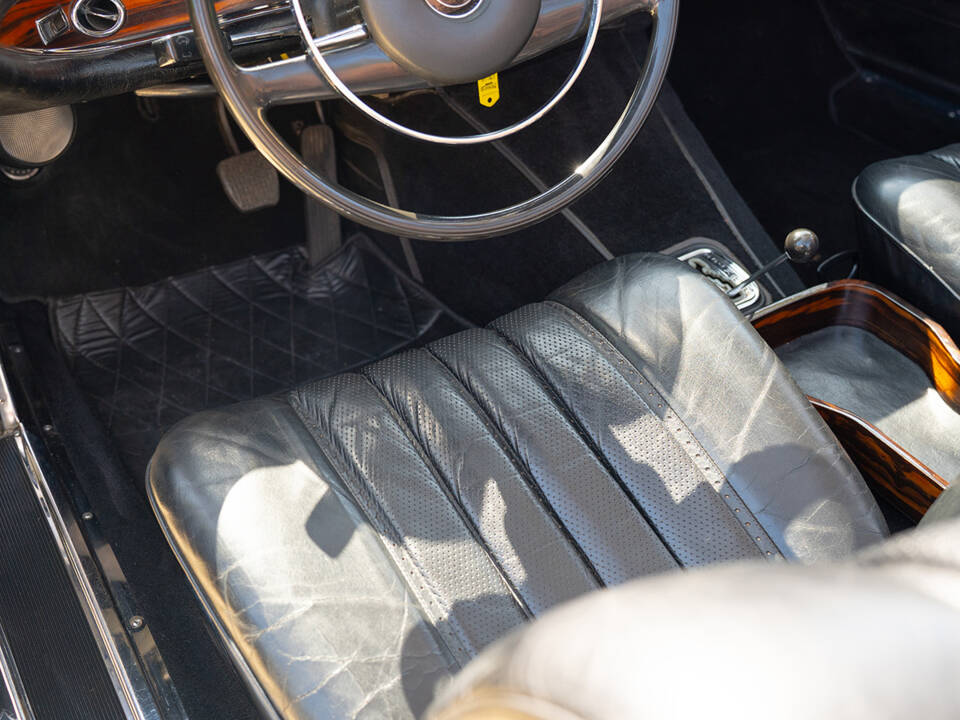 Bild 32/56 von Mercedes-Benz 280 SE (1968)