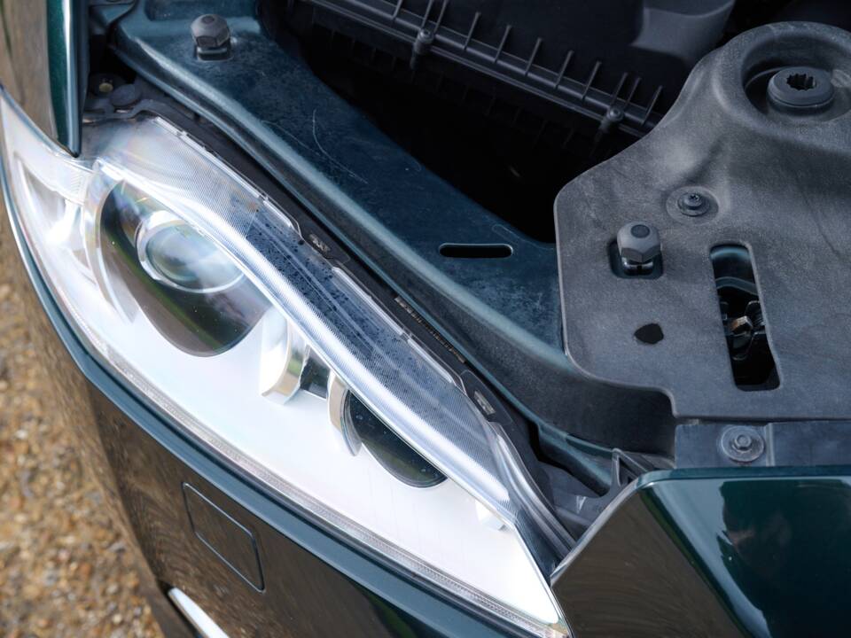 Image 44/50 of Jaguar XJ 5.0 (2010)