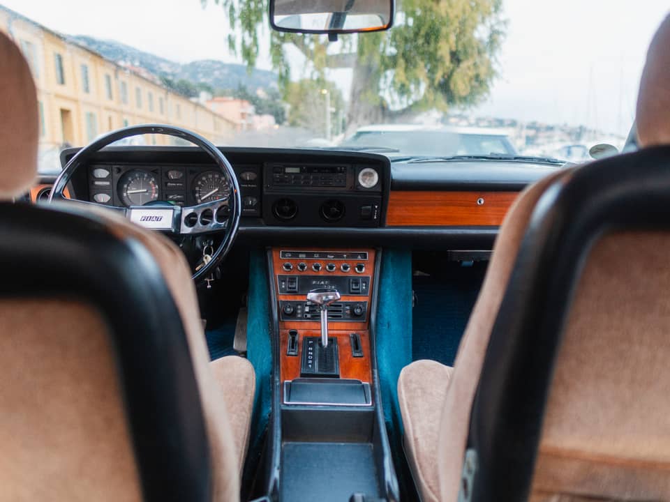 Image 3/37 of FIAT 130 Coupé (1974)