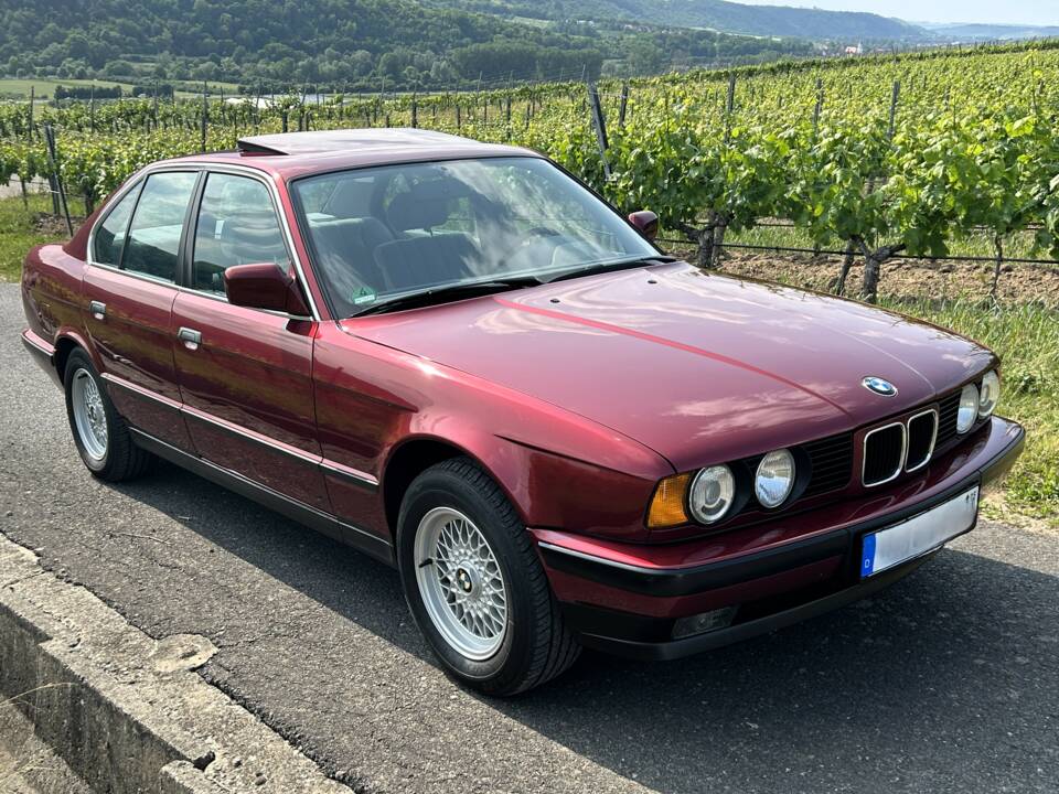 Image 3/51 of BMW 535i (1991)