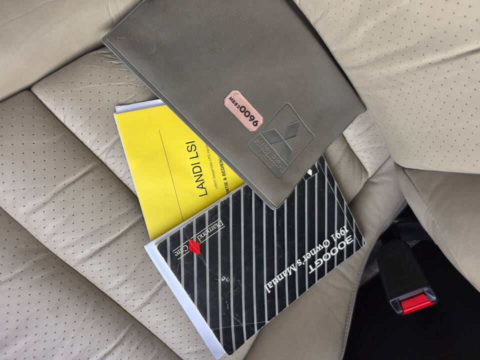 Image 27/30 of Mitsubishi 3000 GT (1992)