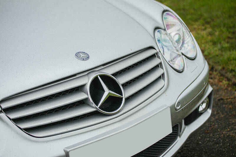 Image 30/35 of Mercedes-Benz SL 55 AMG (2004)